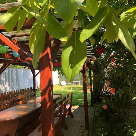Balatonkeresztúr Jesolo Apartmanhaz מראה חיצוני תמונה